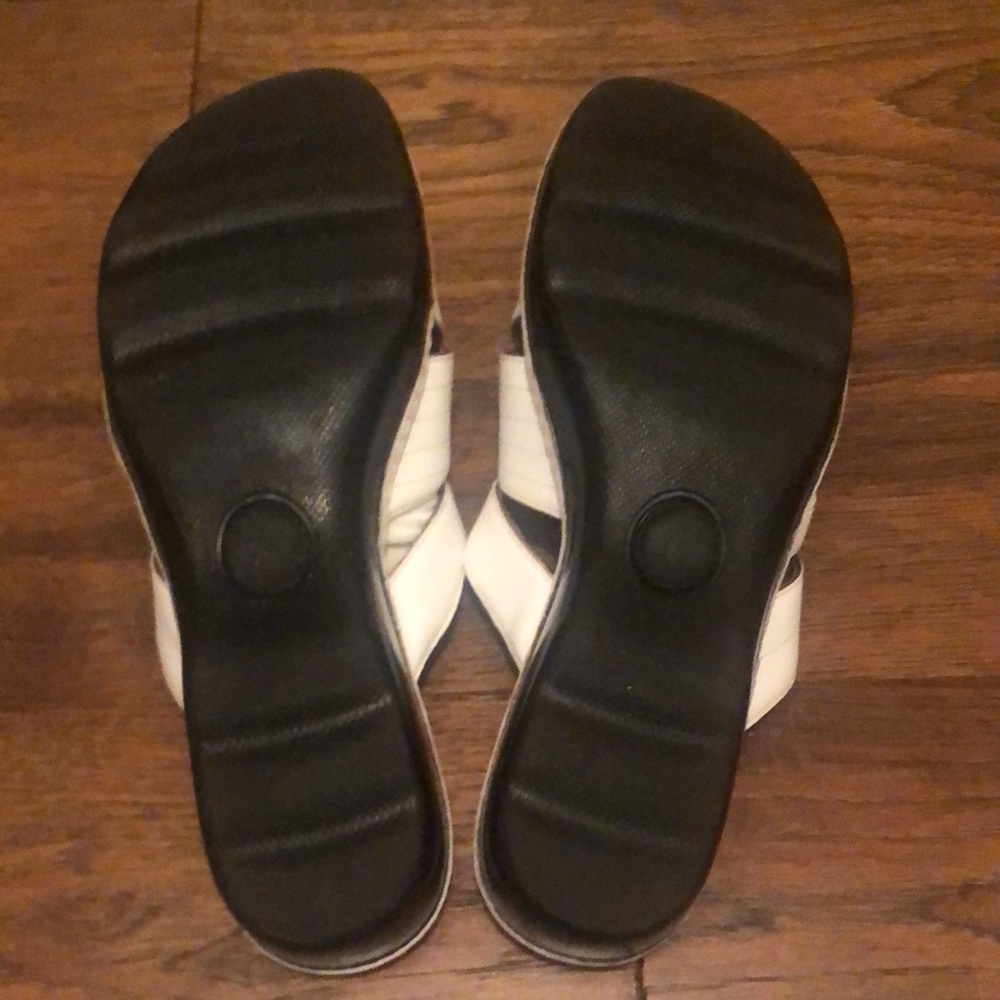 Clark’s Slip on Sandals - Picture 9 of 9